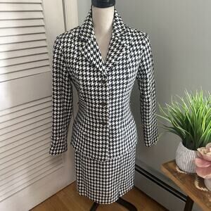 Vintage NEWPORT NEWS Suit Womens 8 Houndstooth Skirt Blazer Preppy Careerwear